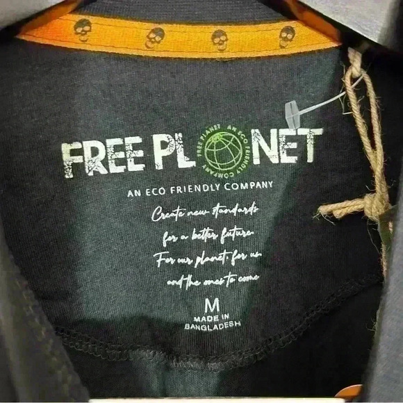 Free Planet Haloween T-Shirt Skull and Lightning Print Black&White Size M NWT - Picture 3 of 5